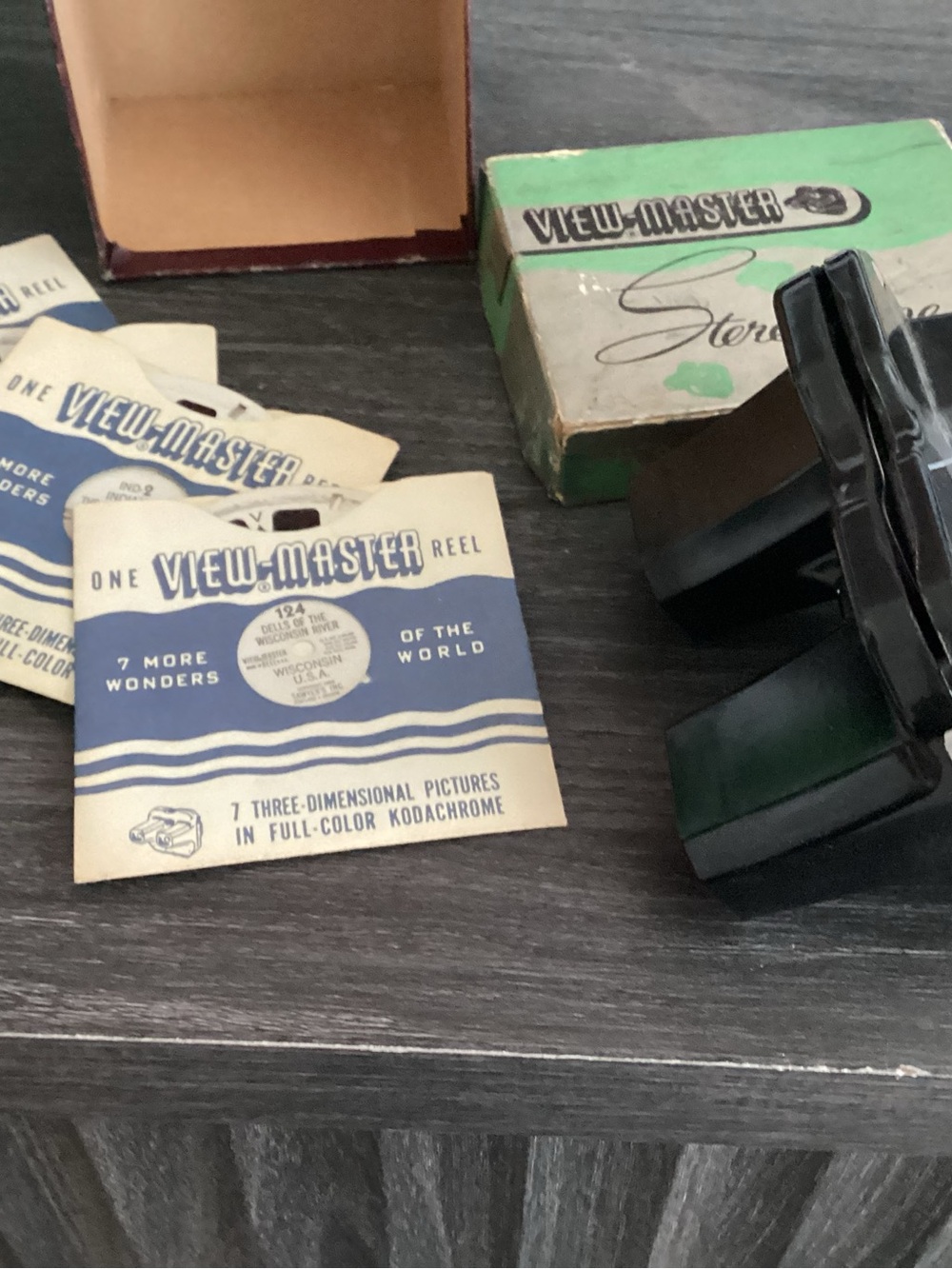 Vtg. VIEW- MASTER Steroscope Viewer box Manufactured by Sawyers - Picture 5 of 6